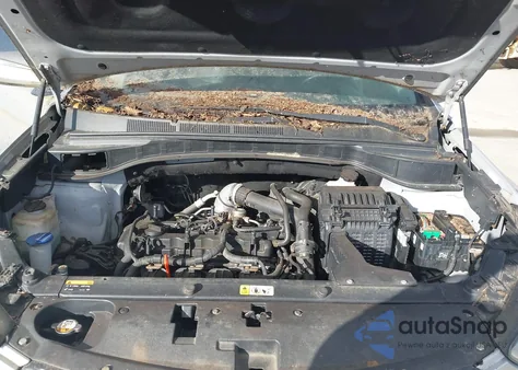 2015 Hyundai Santa Fe Sport 2.0L Turbo z USA, uszkodzony, nr VIN 5XYZUDLA8FG300119